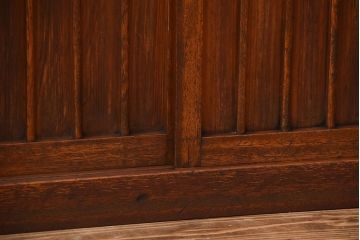 アンティーク家具　和製アンティーク　古い木の縦桟4枚引き戸ローボード