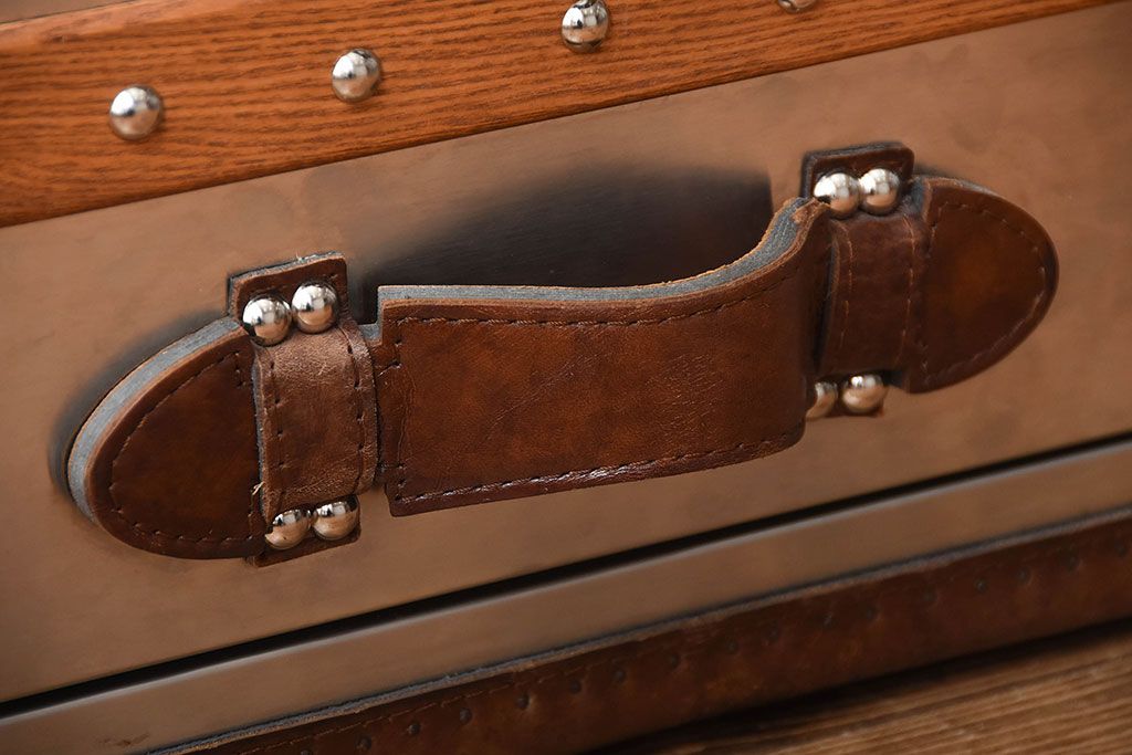 アンティーク家具　イギリス製　HALO(ハロー)のSTONYHURST SMALL LAMP TABLE(ストニーハースト スモールランプテーブル)