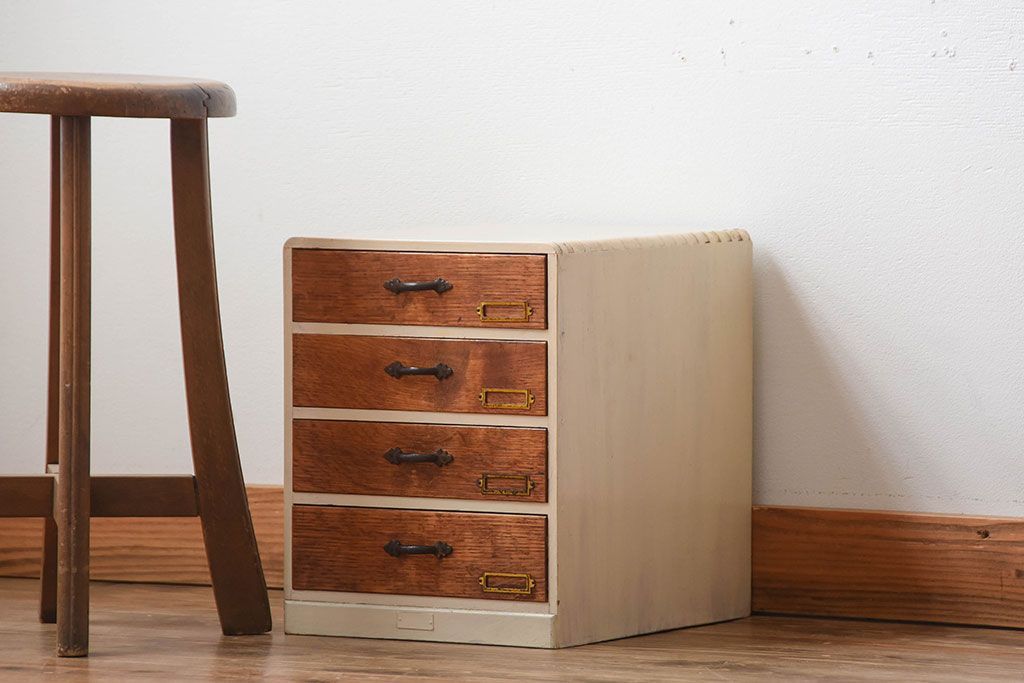 アンティーク家具　イギリス製　HALO(ハロー)のSTONYHURST SMALL LAMP TABLE(ストニーハースト スモールランプテーブル)