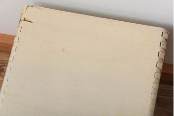 アンティーク家具　和製アンティーク　ネームプレート付き!古いナラ材のペイント小引き出し