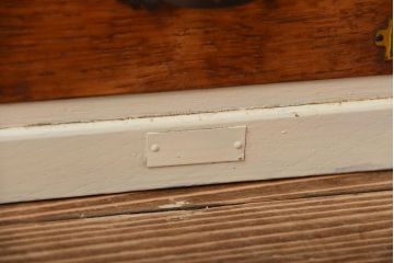 アンティーク家具　和製アンティーク　ネームプレート付き!古いナラ材のペイント小引き出し