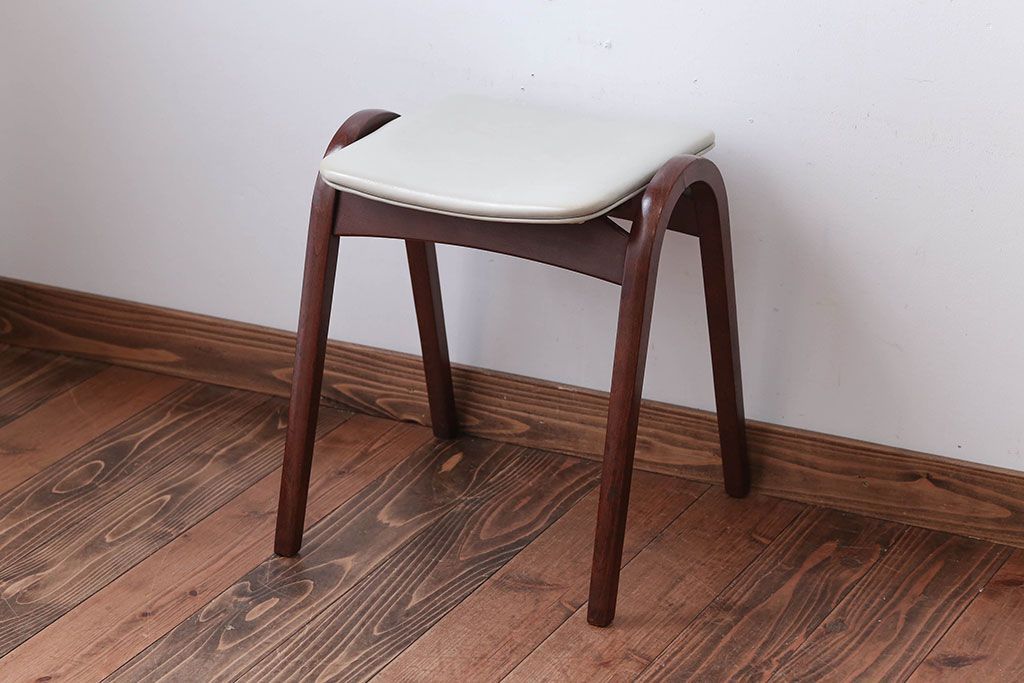 中古　秋田木工のおしゃれな曲げ木スツール(スタッキングスツール)(1)