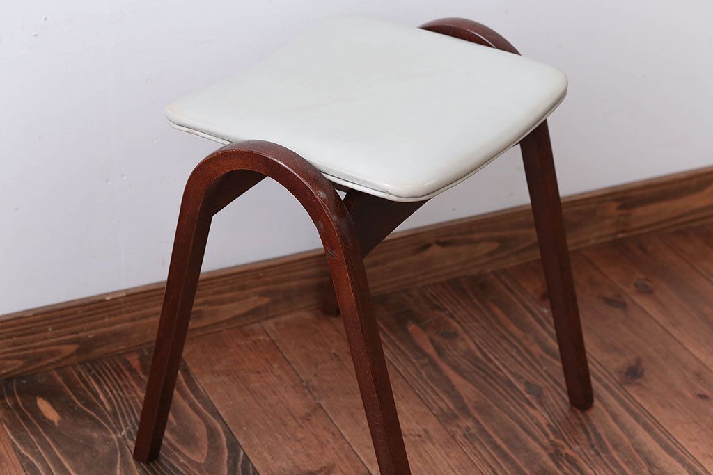 中古　秋田木工のおしゃれな曲げ木スツール(スタッキングスツール)(1)