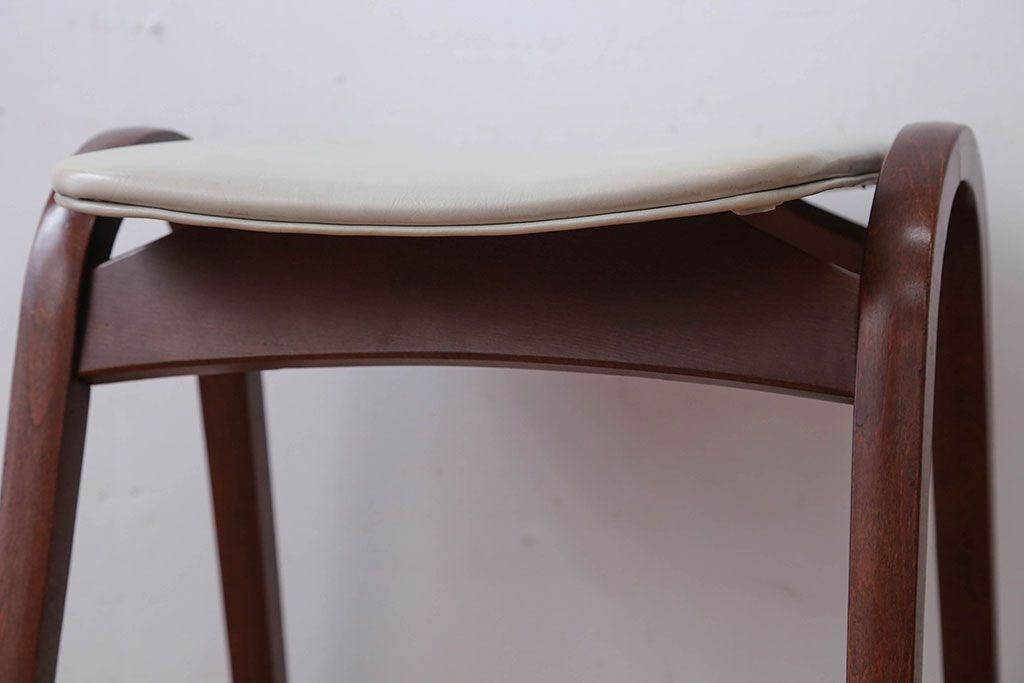 中古　秋田木工のおしゃれな曲げ木スツール(スタッキングスツール)(1)