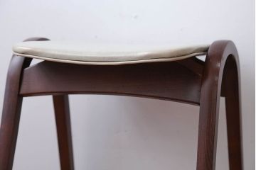 中古　秋田木工のおしゃれな曲げ木スツール(スタッキングスツール)(2)