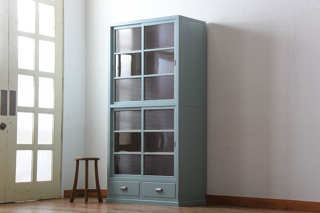 アンティーク家具　アンティーク　モールガラス入り!背のたかいペイント収納棚