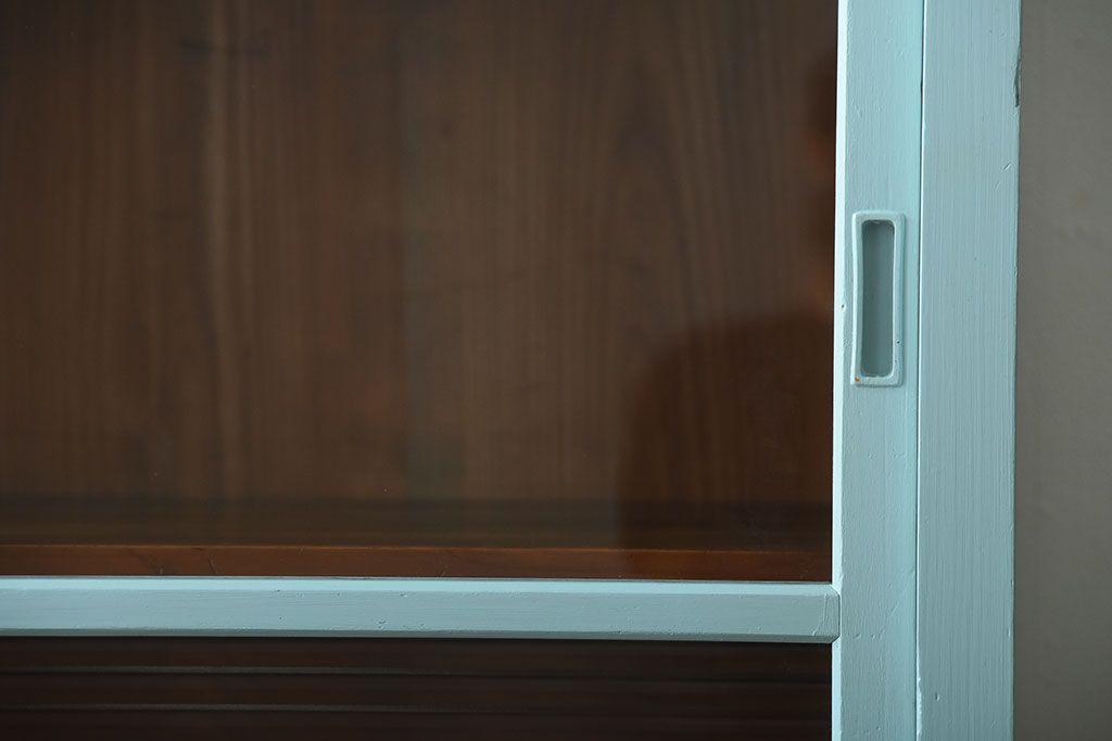 アンティーク家具　アンティーク　モールガラス入り!背のたかいペイント収納棚