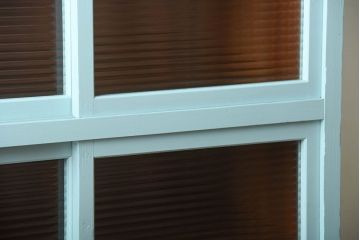 アンティーク家具　アンティーク　モールガラス入り!背のたかいペイント収納棚