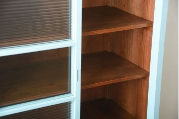 アンティーク家具　アンティーク　モールガラス入り!背のたかいペイント収納棚