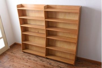 レトロ家具　昭和レトロ　厚手の古いナラ材が使用された大きな本棚