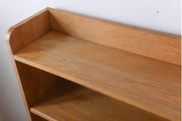 レトロ家具　昭和レトロ　厚手の古いナラ材が使用された大きな本棚