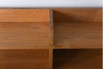 レトロ家具　昭和レトロ　厚手の古いナラ材が使用された大きな本棚