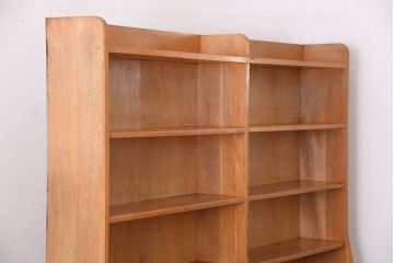 レトロ家具　昭和レトロ　厚手の古いナラ材が使用された大きな本棚