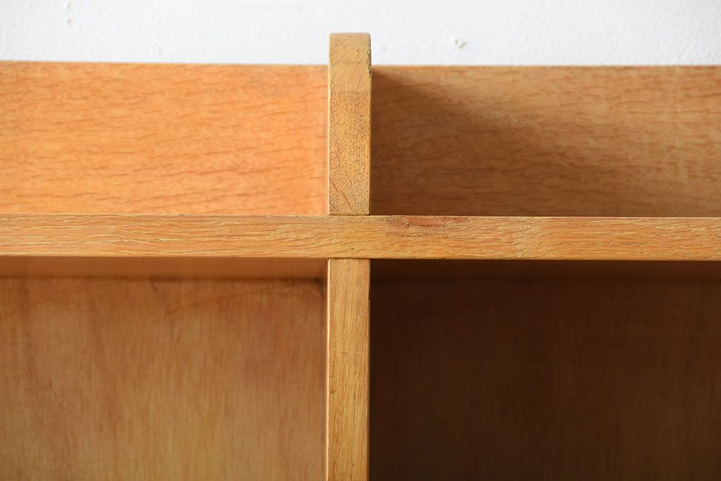 レトロ家具　昭和レトロ　厚手の古いナラ材が使用された大きな本棚