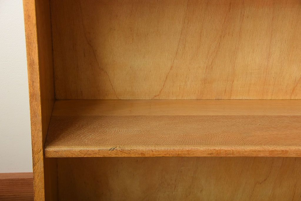 レトロ家具　昭和レトロ　厚手の古いナラ材が使用された大きな本棚