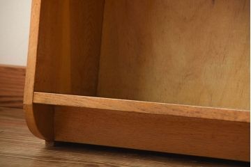 レトロ家具　昭和レトロ　厚手の古いナラ材が使用された大きな本棚