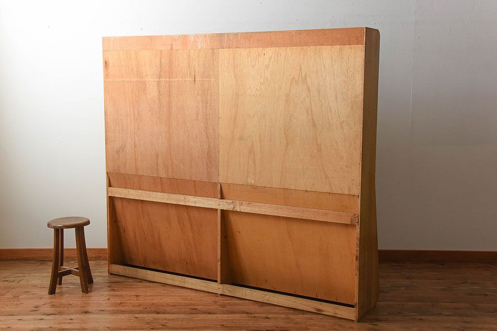 レトロ家具　昭和レトロ　厚手の古いナラ材が使用された大きな本棚