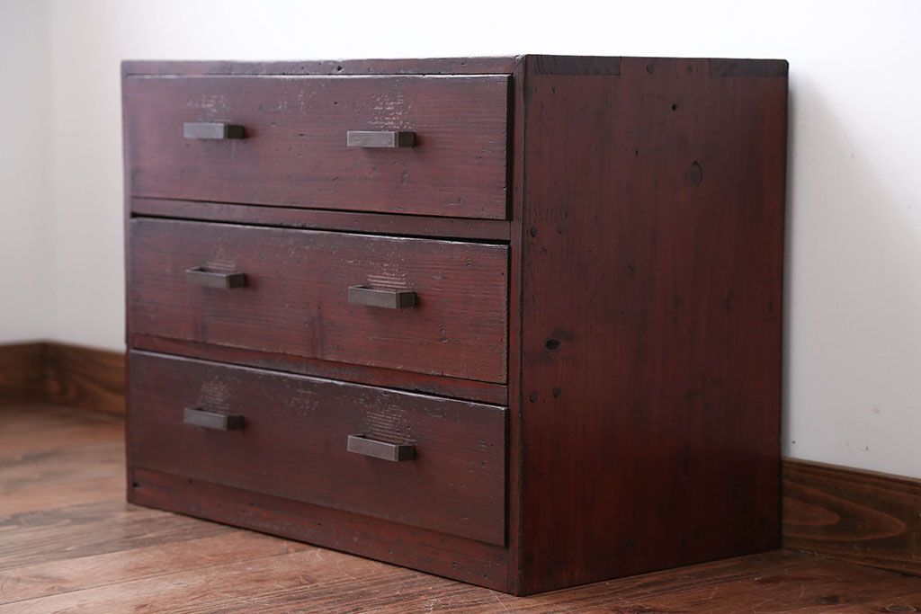 レトロ家具　昭和レトロ　古い木製の小さな3杯チェスト