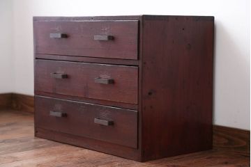 レトロ家具　昭和レトロ　古い木製の小さな3杯チェスト