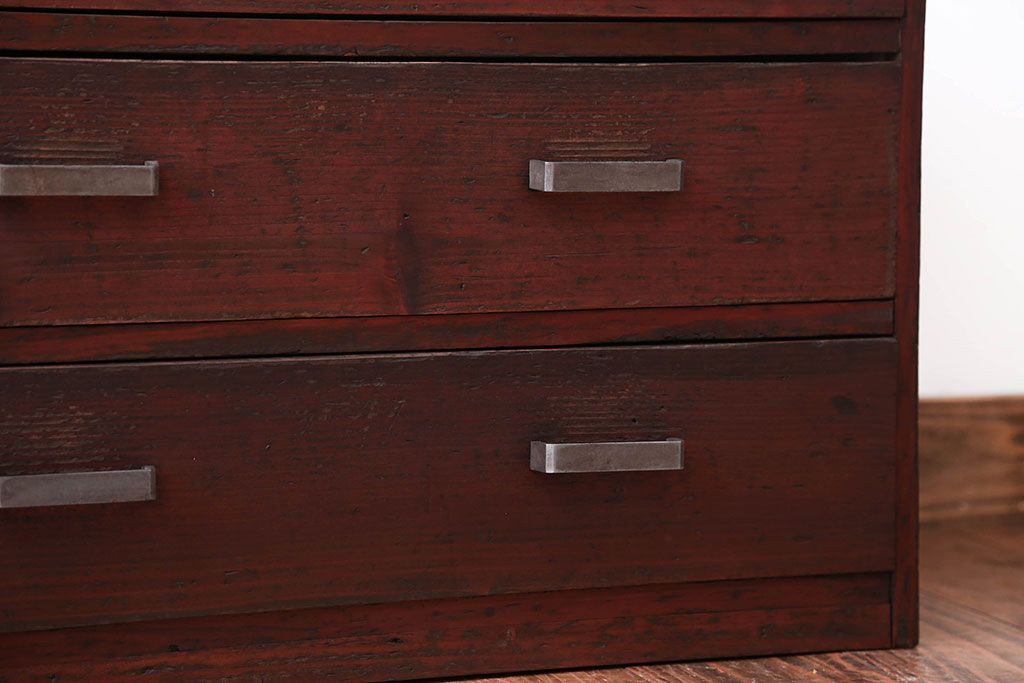 レトロ家具　昭和レトロ　古い木製の小さな3杯チェスト