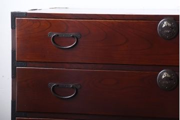 アンティーク家具　和製アンティーク　五丁引き　前面欅材!金具の上品な重ね衣装箪笥