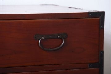 アンティーク家具　和製アンティーク　五丁引き　前面欅材!金具の上品な重ね衣装箪笥