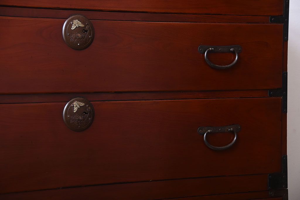 アンティーク家具　和製アンティーク　五丁引き　前面欅材!金具の上品な重ね衣装箪笥