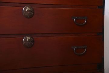 アンティーク家具　和製アンティーク　五丁引き　前面欅材!金具の上品な重ね衣装箪笥