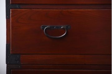 アンティーク家具　和製アンティーク　五丁引き　前面欅材!金具の上品な重ね衣装箪笥