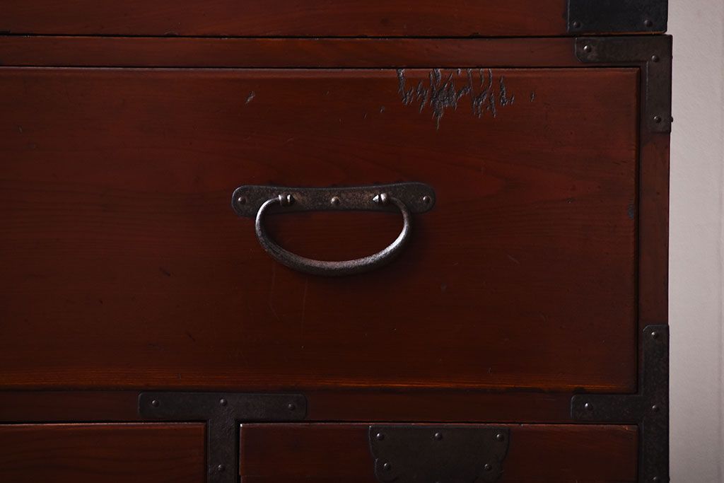 アンティーク家具　和製アンティーク　五丁引き　前面欅材!金具の上品な重ね衣装箪笥