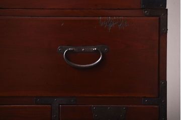 アンティーク家具　和製アンティーク　五丁引き　前面欅材!金具の上品な重ね衣装箪笥