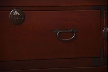 アンティーク家具　和製アンティーク　五丁引き　前面欅材!金具の上品な重ね衣装箪笥