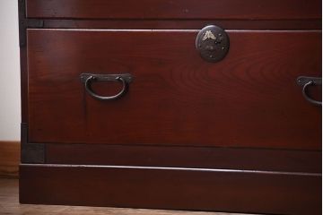 アンティーク家具　和製アンティーク　五丁引き　前面欅材!金具の上品な重ね衣装箪笥