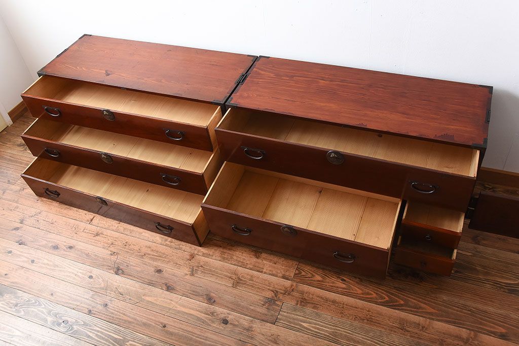 アンティーク家具　和製アンティーク　五丁引き　前面欅材!金具の上品な重ね衣装箪笥