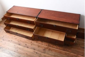 アンティーク家具　和製アンティーク　五丁引き　前面欅材!金具の上品な重ね衣装箪笥