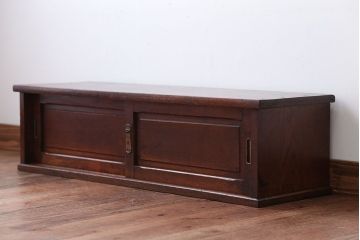 アンティーク家具　和製アンティーク　古い木製の小ぶりなテレビボード(ローボード)