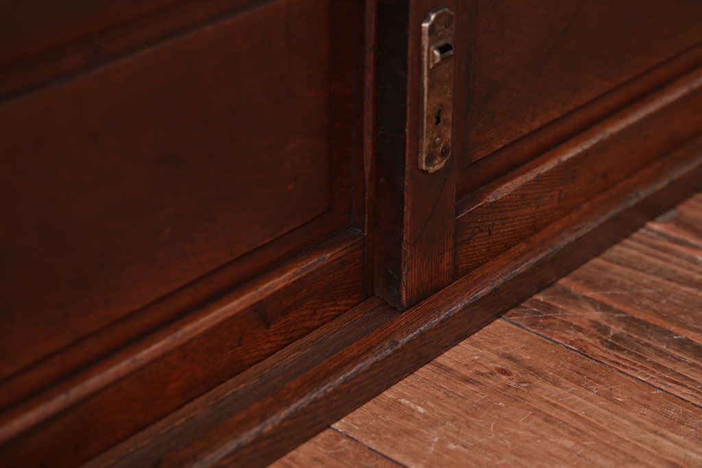 アンティーク家具　和製アンティーク　古い木製の小ぶりなテレビボード(ローボード)