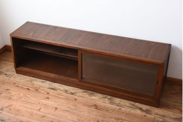アンティーク家具　アンティーク　台形型がおしゃれ!モールガラス引き戸付き古い木のテレビボード(ローボード)