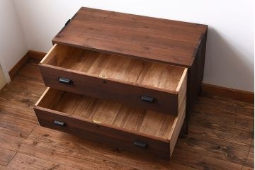 アンティーク家具　和製アンティーク　古い桐材の鉄脚付きローチェスト