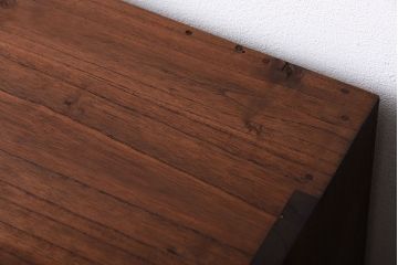 アンティーク家具　和製アンティーク　古い桐材の鉄脚付きローチェスト