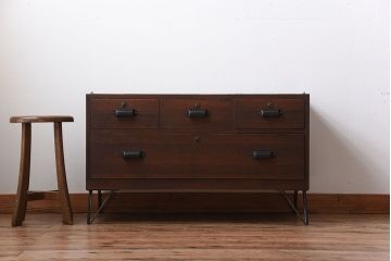 アンティーク家具　和製アンティーク　古い桐材の鉄脚付きローボード