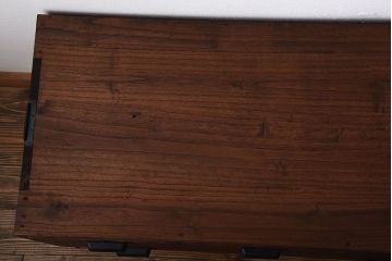 アンティーク家具　和製アンティーク　古い桐材の鉄脚付きローボード