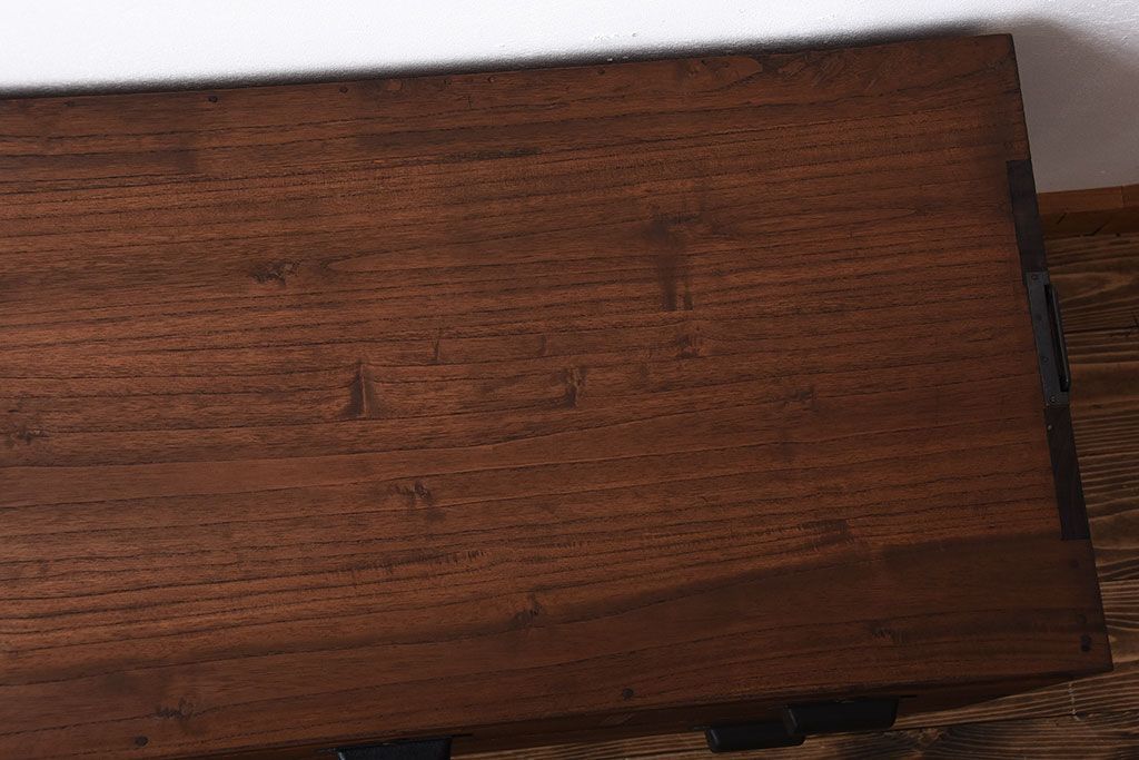 アンティーク家具　和製アンティーク　古い桐材の鉄脚付きローボード