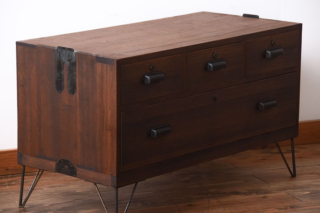 アンティーク家具　和製アンティーク　古い桐材の鉄脚付きローボード