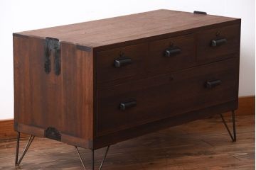 アンティーク家具　和製アンティーク　古い桐材の鉄脚付きローボード