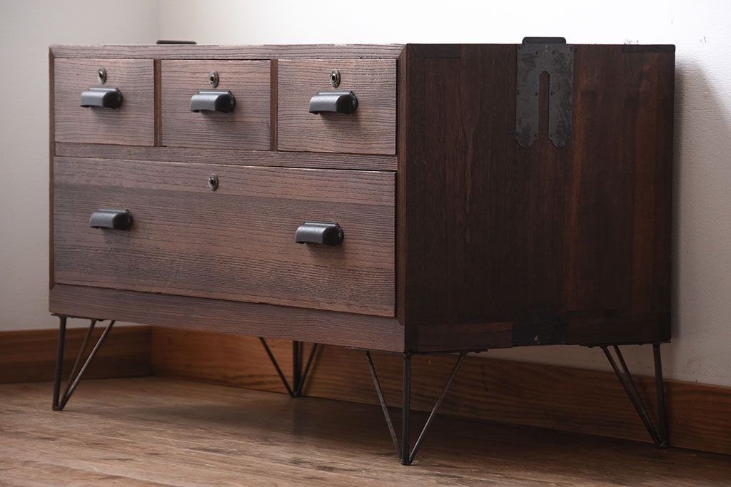 アンティーク家具　和製アンティーク　古い桐材の鉄脚付きローボード