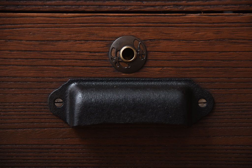 アンティーク家具　和製アンティーク　古い桐材の鉄脚付きローボード