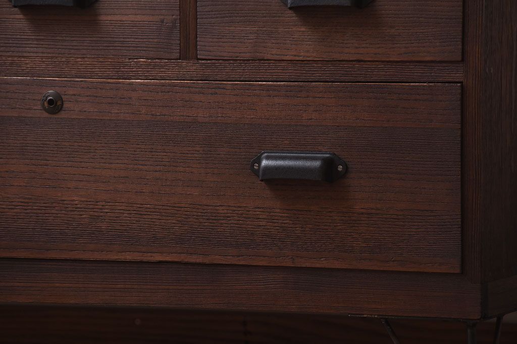 アンティーク家具　和製アンティーク　古い桐材の鉄脚付きローボード