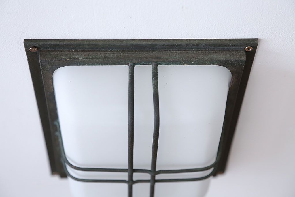 アンティーク　壁掛け照明の和風なシェード