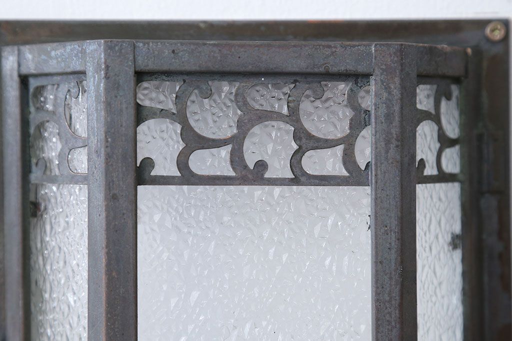 アンティーク　ダイヤガラスの壁掛け照明シェード(1)